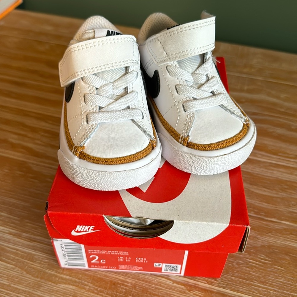 Nike White Black & Brown Toddler Sneakers